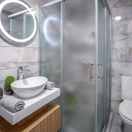 Apartman Metropolis & Enhanced Living *