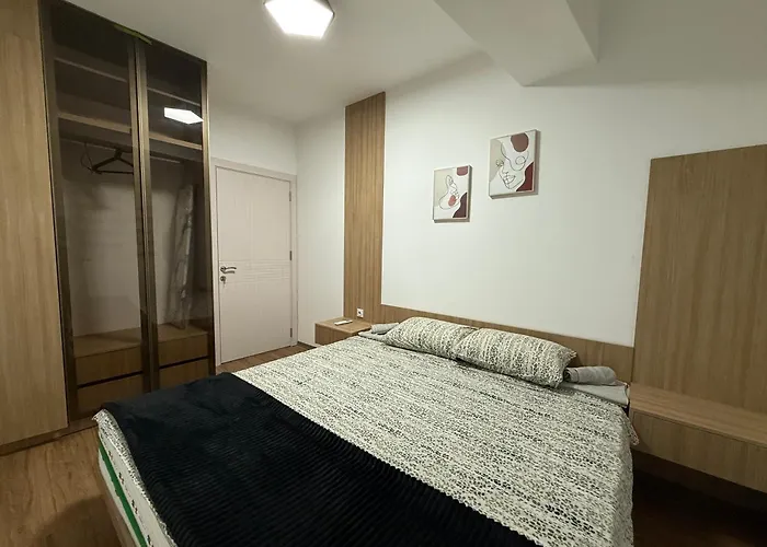 Premium & Free Private Parking דירה *