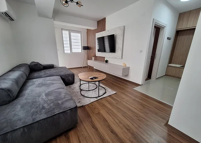 Premium & Free Private Parking סקופיה